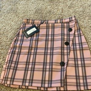 Plaid skirt in a US 8 Never worn